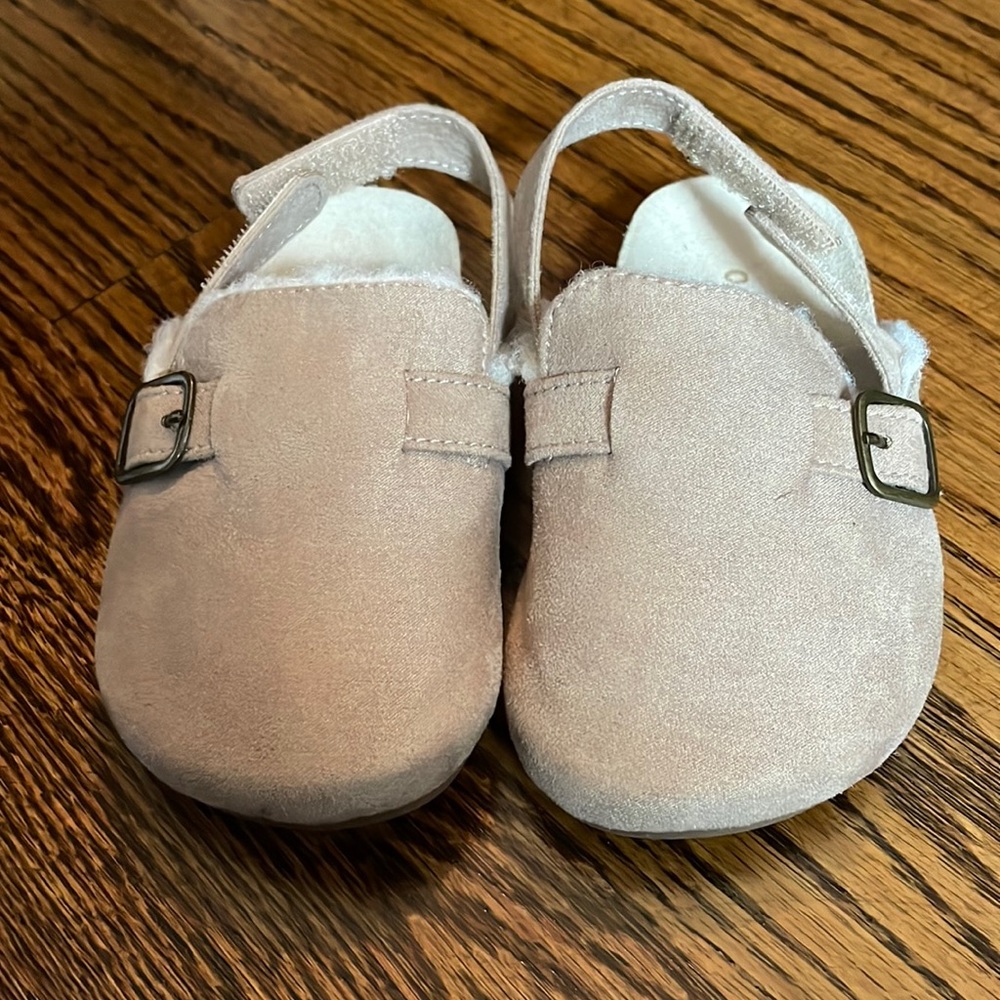 Old Navy faux shearling toddler clogs size 6